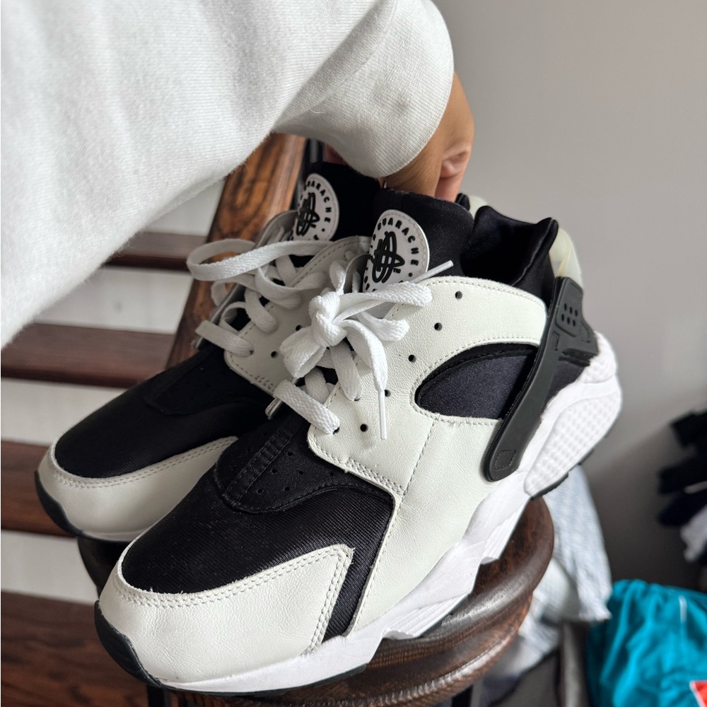 Black and White Sneakers Nike